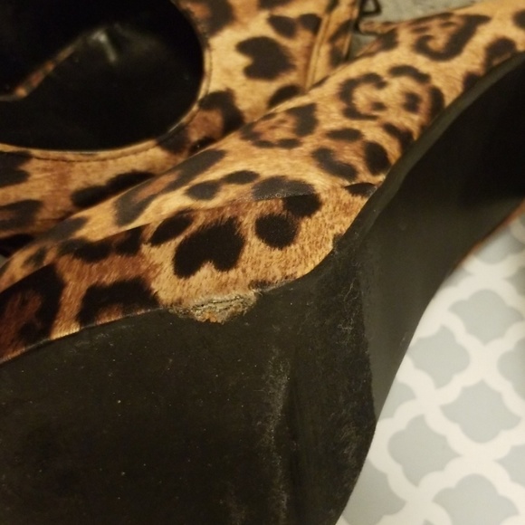 F21 Cheetah Print Pumps - Picture 5 of 5